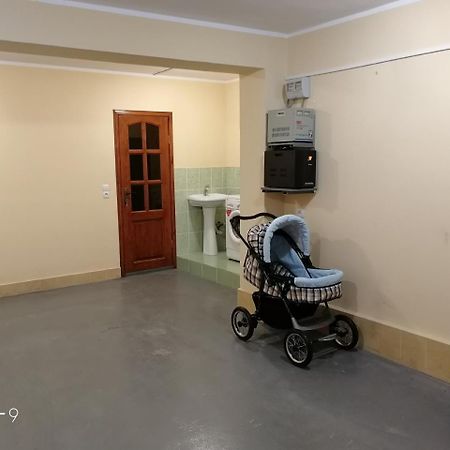 Домик По Ул.Званба Сухумі Екстер'єр фото