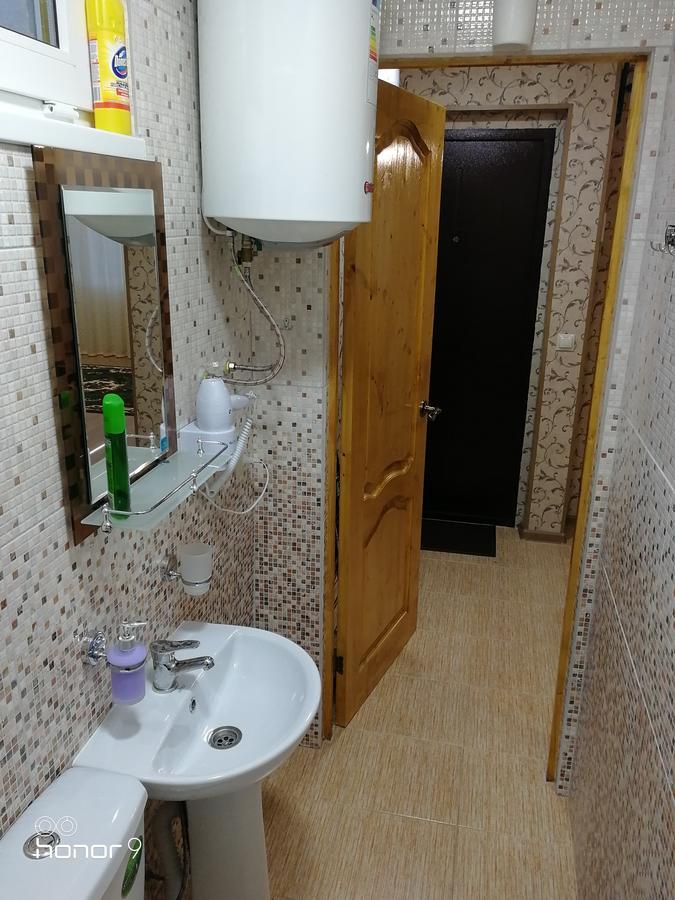 Домик По Ул.Званба Сухумі Екстер'єр фото