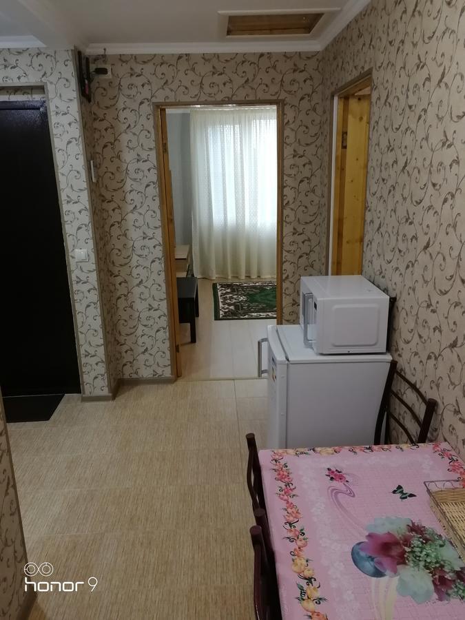Домик По Ул.Званба Сухумі Екстер'єр фото
