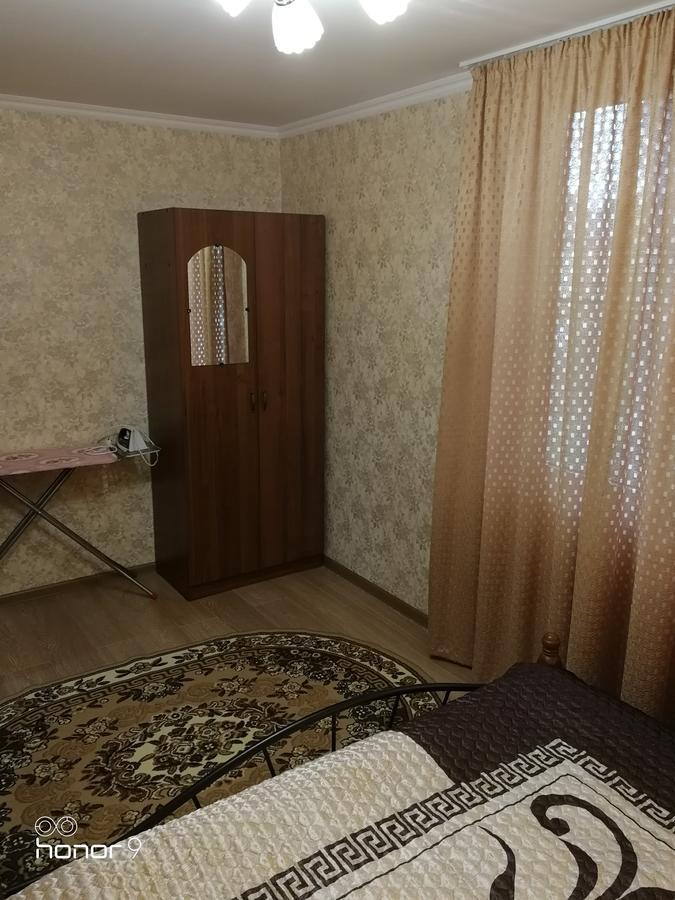 Домик По Ул.Званба Сухумі Екстер'єр фото
